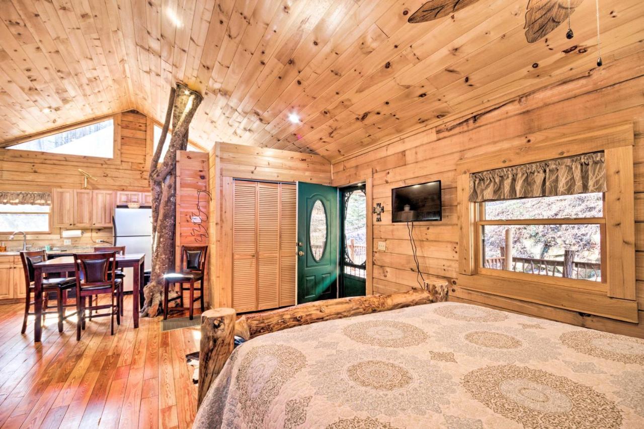 Bryson City Cabin With Wraparound Deck And Hot Tub 외부 사진