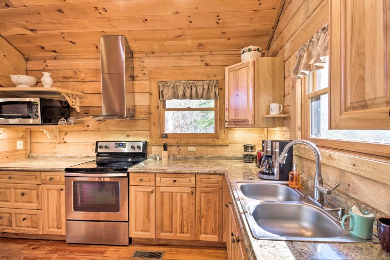 Bryson City Cabin With Wraparound Deck And Hot Tub 외부 사진